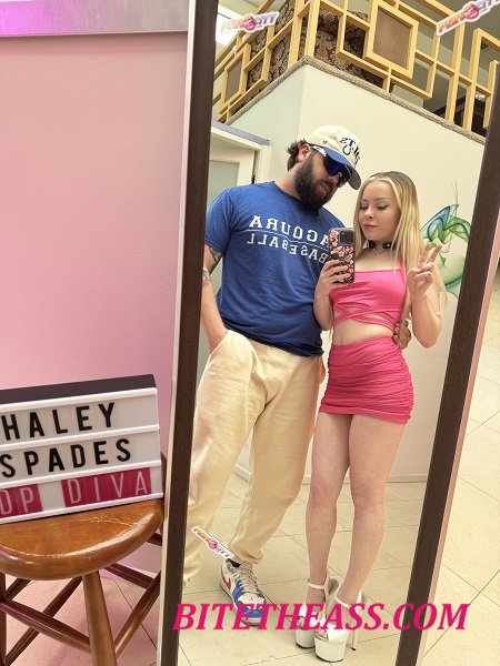 Haley Spades - Petite Diva Haley Spades Squirts As She Spreads Legs For A DP [FullHD 1080p]