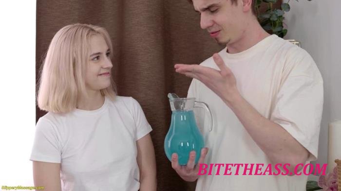 Molly Cute - Slippery Flexi Anal [SD 480p]