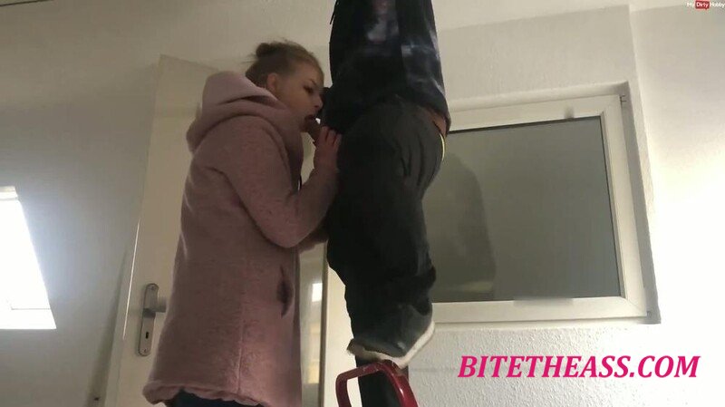 Blow_Babe - ELEKTRIKER mit BLOWJOB BEZAHLT [FullHD 1080P] 