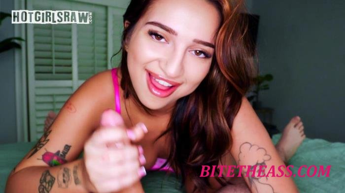 Kiana Kumani - Horny GF Can't Wait [FullHD 1080p]