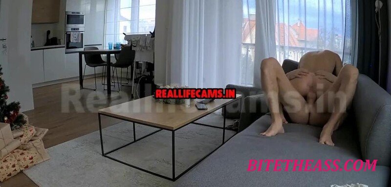 Reallifecam - Barbie Sucks His Cock And Has Sex With Ken While Sucking His Toes On The Couch 12.10.2025 [SD 616P] 