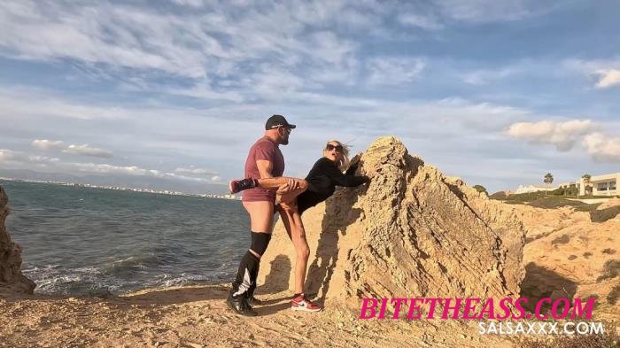 Sophie Logan - German milf's beach fuck frenzy [UltraHD 4K 2160p]