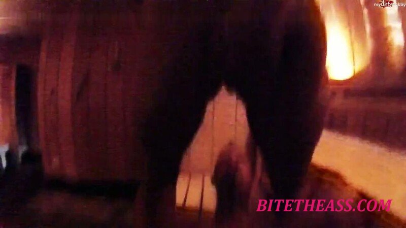 HornyRoxy - Nasse Sauerei in der offentlichen Sauna [HD 720P] 