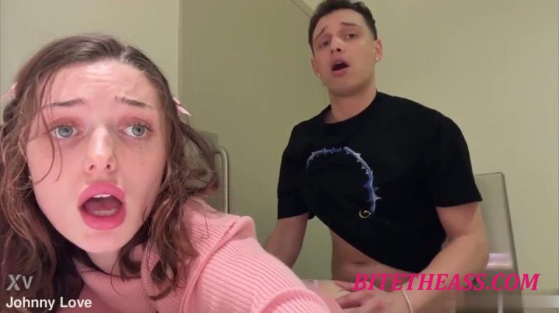 Adorable Girl Shrooms_Q Risky Sex In Public Bathroom [HD 720P] 