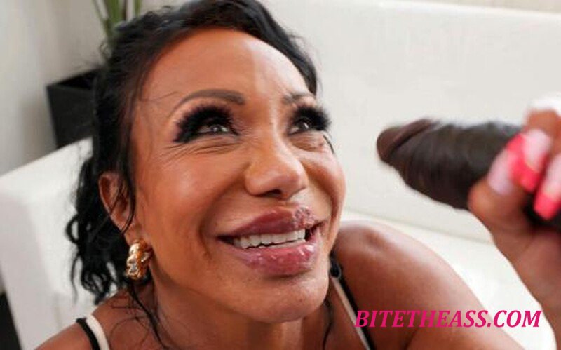 Ava Devine - Big Ass Loves Anal [FullHD 1080P] 