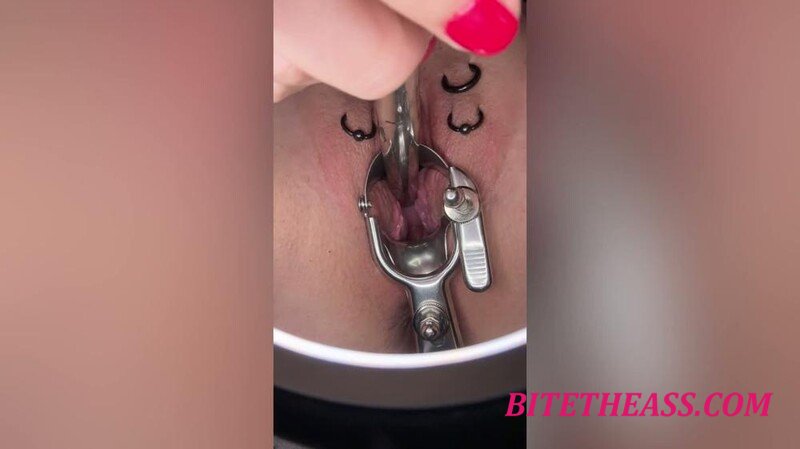 SklavinS_pervert - Sklavin S Spielt Mit Ihrem Muttermund [FullHD 1080P] 