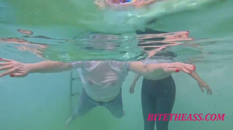 MrsEssen7471 - Etwas ganz neues, mit Klamotten in den Pool gegangen [HD 720P] 