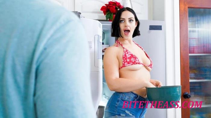 Lucy Lotus - My New Hot Neighbor - S49:E18 [FullHD 1080p]