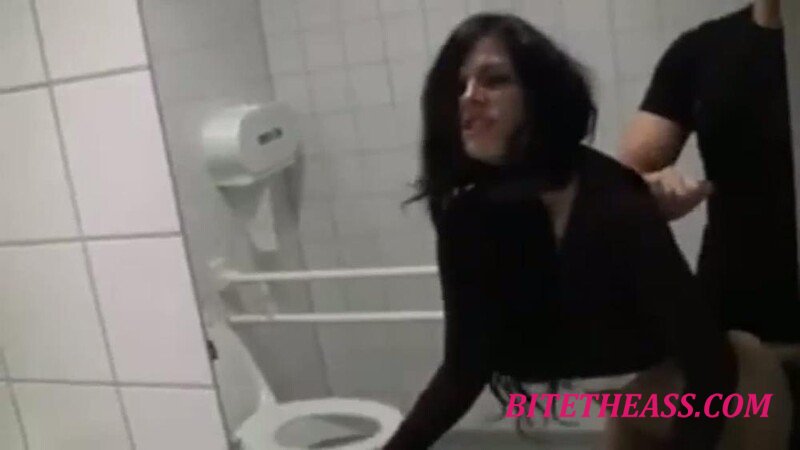 Party-Jule - Fickgeil bei IKEA [HD 720P]