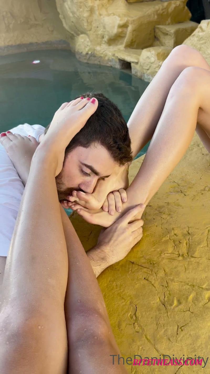 Dani Divinity aka thedanidivinity in clip l douglas and I enjoyed laying around the pool enjoying the sunshine all day wh [FullHD 1080P]