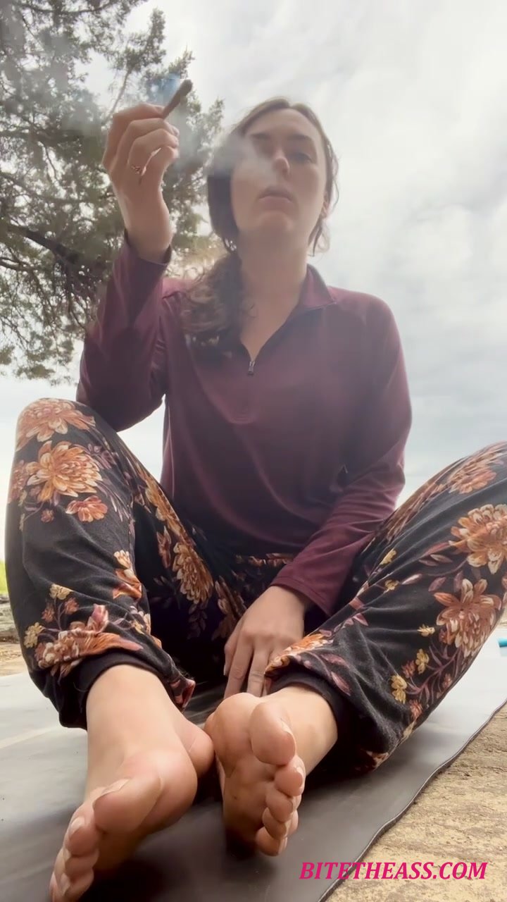 Dani Divinity aka thedanidivinity in clip Morning out on the trail before my morning yoga is a mix of lavender and legal h [HD 720P]