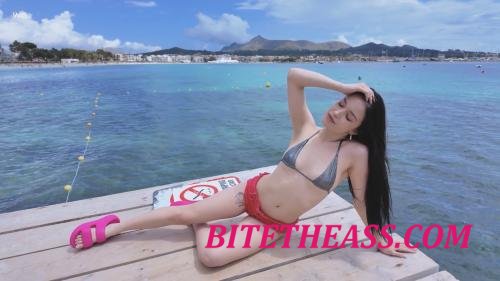 Wikki Kee - I Love The Sea Air Backstage [FullHD 1080p]