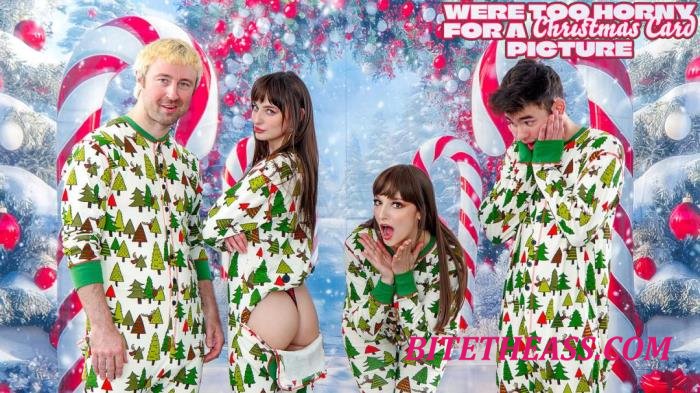 Lana Smalls, Lexi Luna - Were Too Horny For A Christmas Card Picture - S11:E2 [SD 540p]
