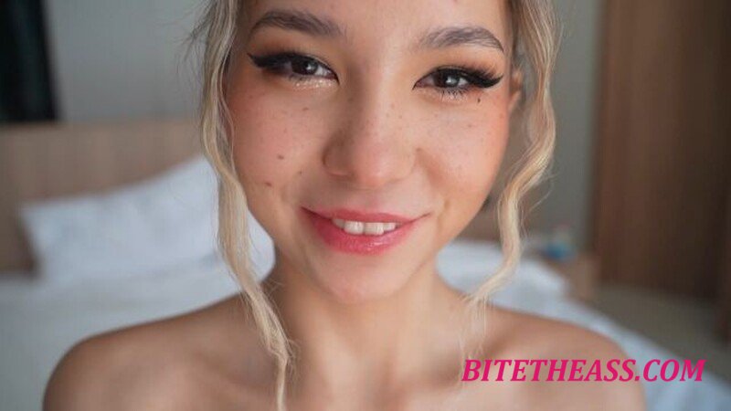 LilKarina2 - Stunning blonde and her tight pussy [FullHD 1080P]