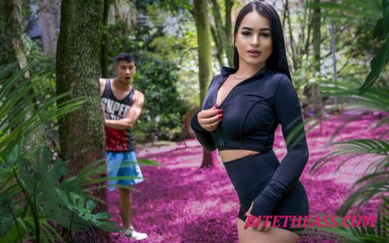 Yennifer T - I Came Inside Of My Girlfriend�s Mom [FullHD 1080P]