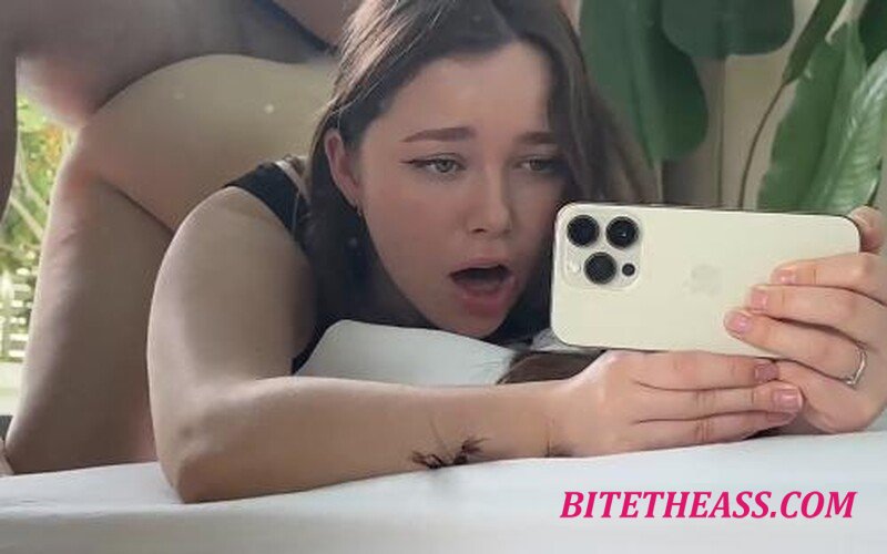 Bonnie Blaze - My Stepsister Pretended To Be Asleep Without Panties [FullHD 1080P]