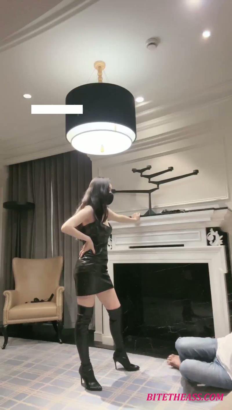  Cnqueens - Goddess Zhuangzhu - Ballbusting Femdom Humiliation [4K 1088]
