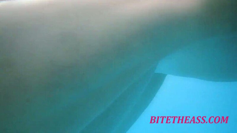 MarryLou69 -  MarryLou69 - Mit meiner Freundin im Pool [HD 720]
