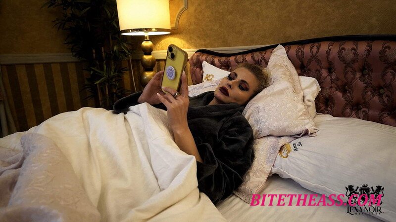  Addict 2 Lexynoir: Topless Stepmom Seducing And Dominating Her Stepson [FullHD 1080]
