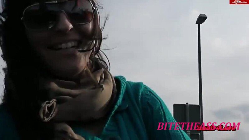 Sandy4Love -  Sandy4Love - PARKPLATZLUDER PubLiC CLIP [HD 720]
