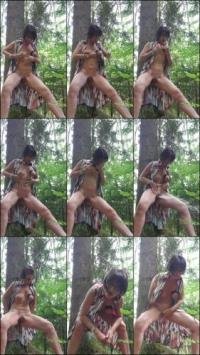 JulieEroticDress -  JulieEroticDress - Julies Orgasmus Im Wald [HD 720]
