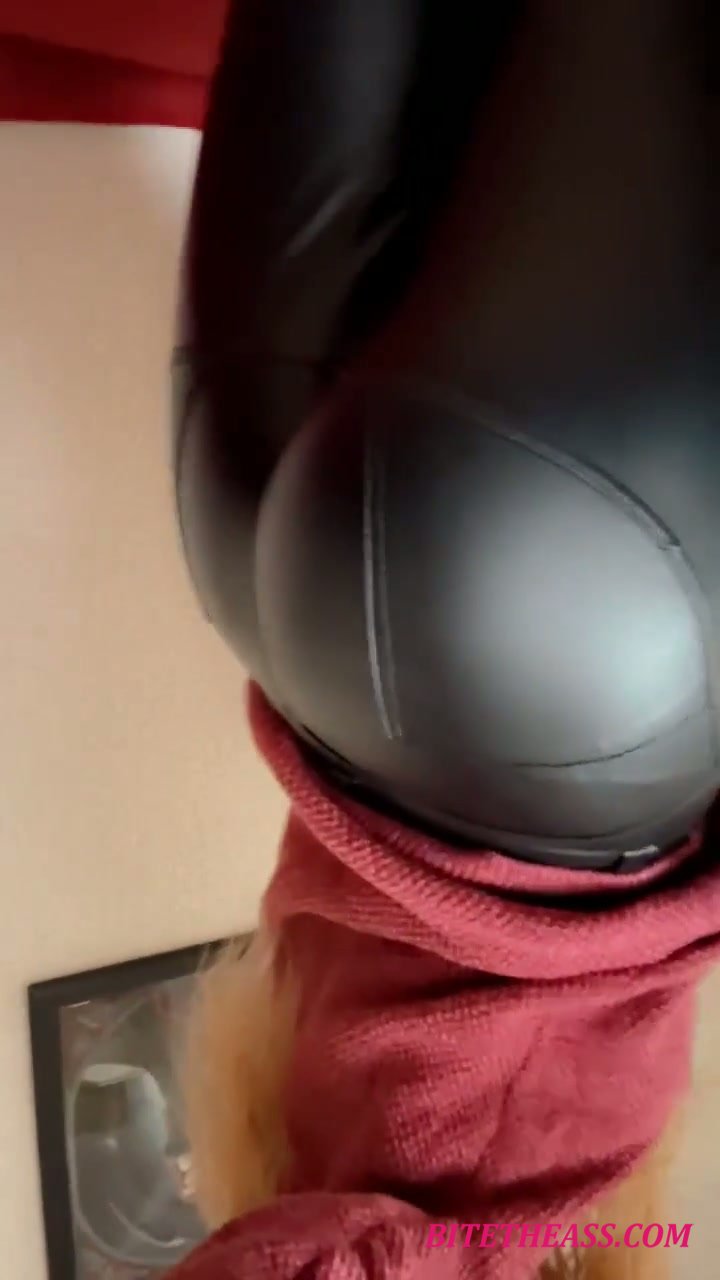  Princess Diss - Weak For Leather Leggings [HD 720]
