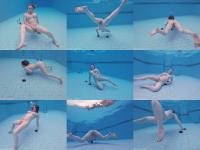  Sarah Calanthe - First time underwater masturbation [4K 1440]

