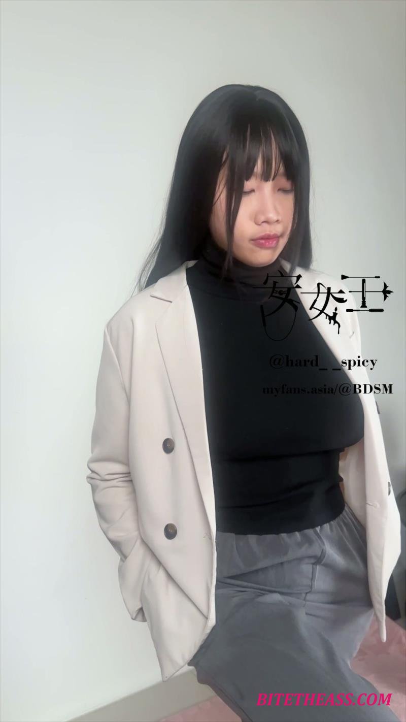  Mistress Ann - Smash His Balls With My Heel [FullHD 1080]
