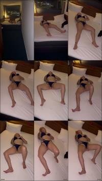 Bonieclydeerotik -  Bonieclydeerotik - Hotel Zimmer Selbstbefriedigung Blondine besorgt es sich zitter... [FullHD 1080]
