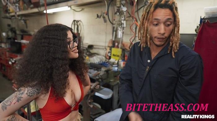 Remy Woods - Auto Bodied [SD 480p]