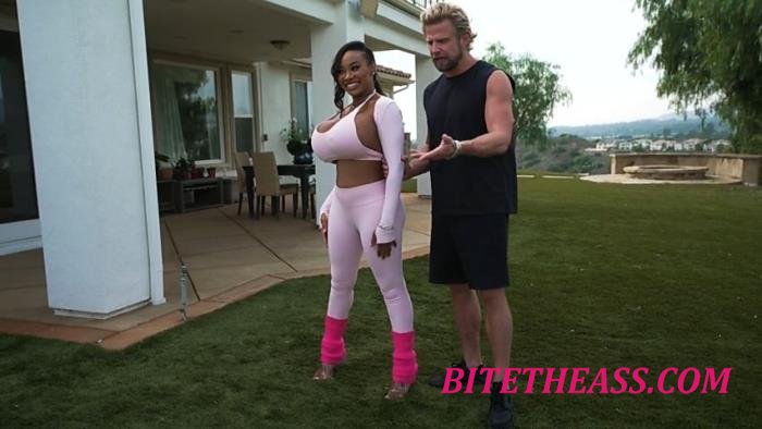 Tia Maria - Mind - blowing Workout [SD 480p]