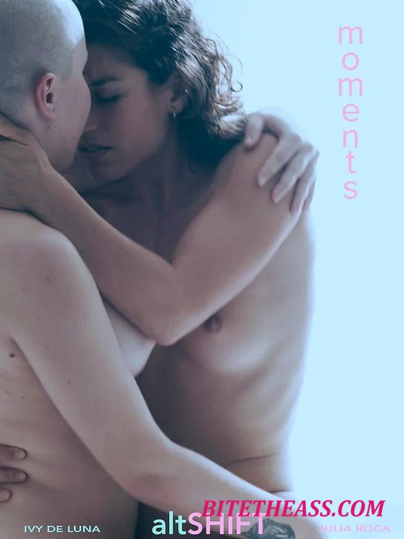 Julia Roca, Ivy de Luna - Moments [FullHD 1080p]