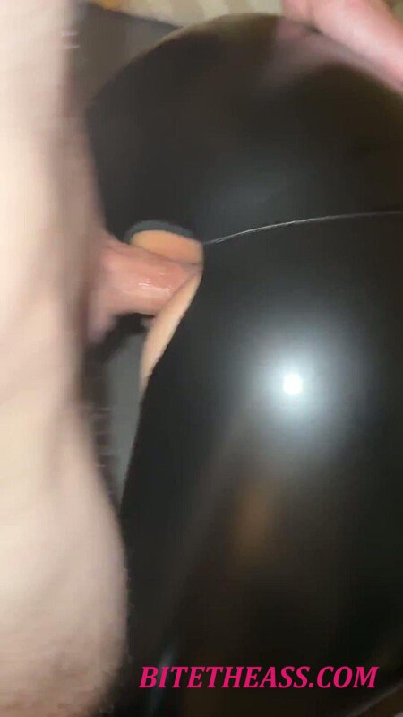 ShinyCouple264 -  ShinyCouple264 - Ich werde in glanzenden Leder PVC Leggings gefickt [FullHD 1080]
