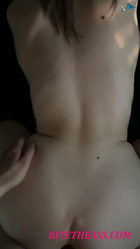 MissWristwatch -  MissWristwatch - Tatowierte Stiefschwester beendet mit einem Handjob auf ihrer Arm... [FullHD 1080]
