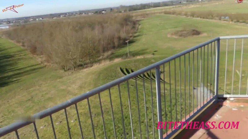 Victoria_Peter -  Victoria_Peter - AUSSICHTSTURMFK IN NYLONS UND CHUCKS [FullHD 1080]
