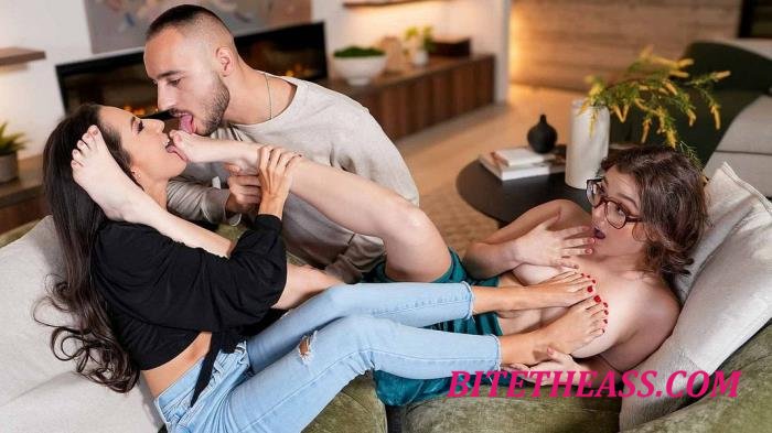 Freya Von Doom, Leana Lovings - Three is Better Than One [FullHD 1080p]