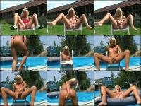 Traumgirl_Jenny -  Traumgirl_Jenny - Am Pool selbst gefingert [HD 720]
