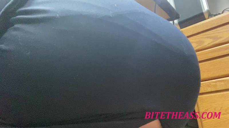  The Fart World - Lunasexyfartsreal - Fart Session [FullHD 1080]
