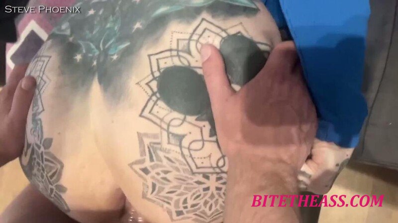 StevePhoenix -  StevePhoenix - Sie geht ihrem Freund mit einem Arschfick in der Mittgaspause fremd... [FullHD 1080]
