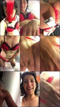 Katy-Cat81 -  Katy-Cat81 - Heimlich in der NewYorker Umkleidekabine die Muschi zum Orgasmus gefi... [SD 608]
