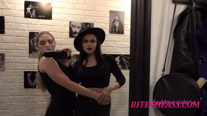  Goddess Valeria: The Best Gift For A Smoking Girl [4K 2160]
