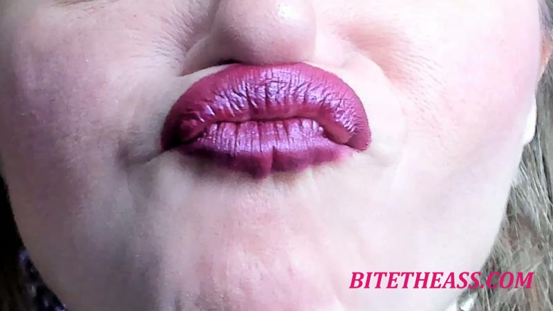  Petite Mercy - Dark Purple Lipstick and Lip Sniffs [FullHD 1080]
