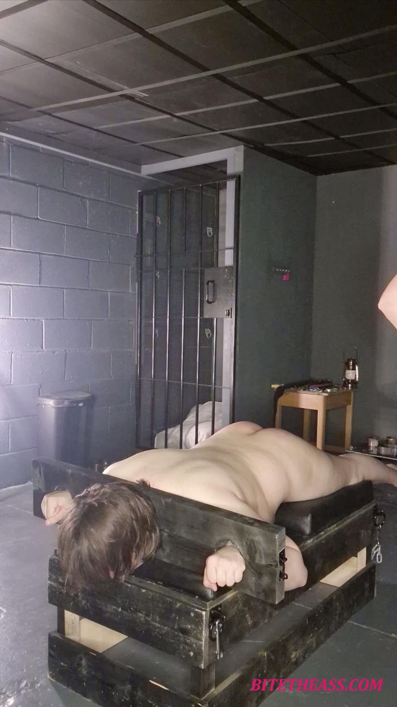  Lady Sara Borgia - Little Bit Of Punishment [4K 2160]
