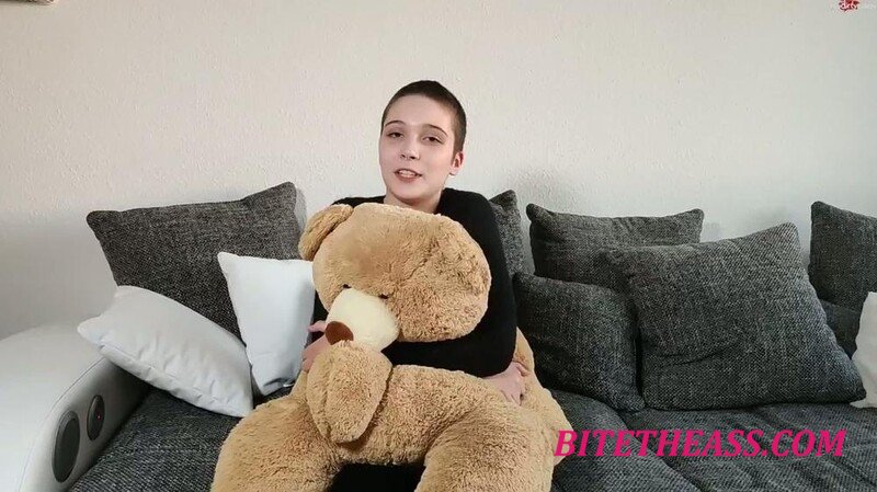 LinaLynn -  LinaLynn - Hallo, ich bin Lina, 18 und das ist das erste Mal, dass ich mein Gesich... [FullHD 1080]
