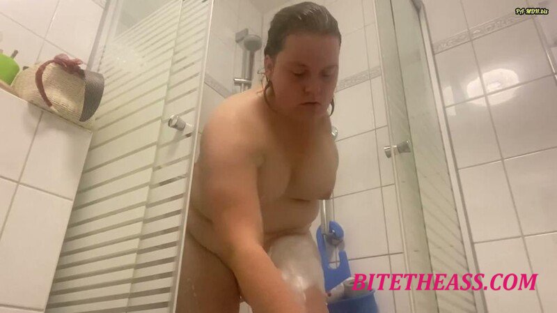 Deutsche_Anna -  Deutsche_Anna - Amputiertes madchen rasiert hei? ihre muschi [FullHD 1080]
