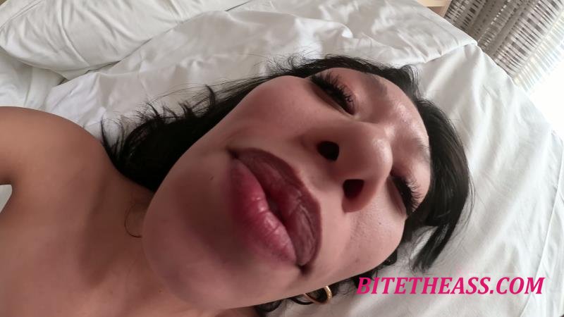  Bratty Foot Girls - Miss Mia Tiny The Next Morning [4K 2160]
