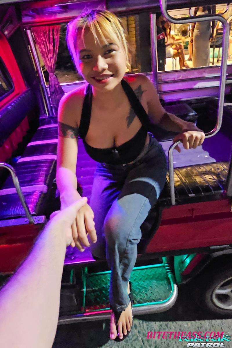  Tuktukpatrol - Miki, 22 - POV Deepthroat Expert Gives Thai Style Head NEW!!! [FullHD 1080]
