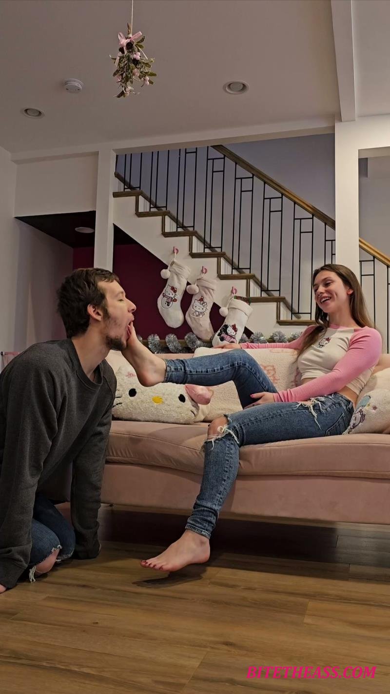  HoneyPotProductions - Mistletoes [FullHD 1080]
