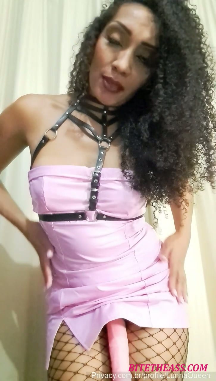  Lunna Queen - Let�s Go To The Movies To See Barbie In Pink! [FullHD 726]
