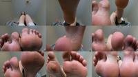  Bossy Girls - Margot - Foot smell torment Pov [FullHD 1080]
